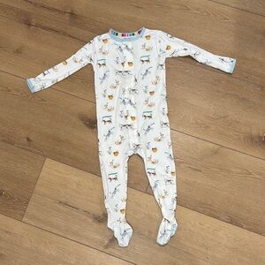 Magnetic Me Dog Print Footie NWOT